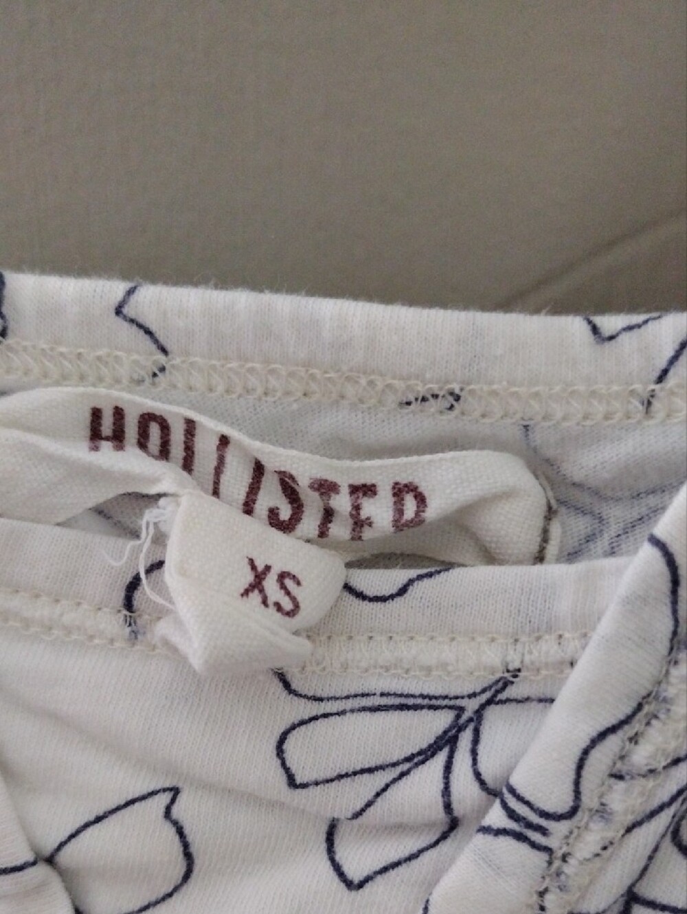 Y2K Hollister Top - Picture 2 of 5
